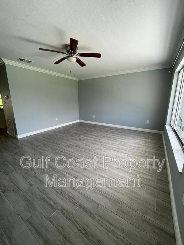Building Photo - 3365 Avanti Cir