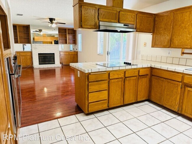 Building Photo - 3 br, 3 bath House - 1859 E Jordan Ave
