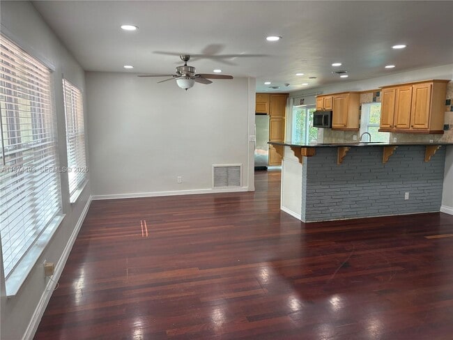 Building Photo - 3617 Cleveland St