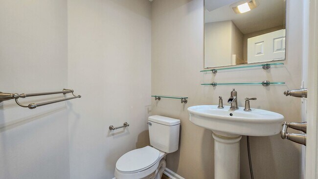 Foto del edificio - 2612 Woodington Dr