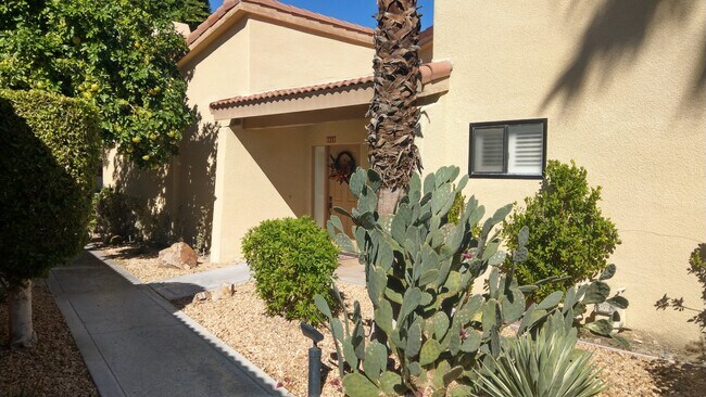 Building Photo - 2631 N Whitewater Club Dr