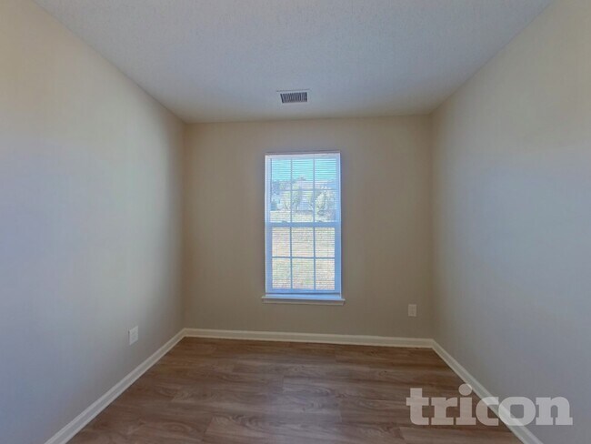 Foto del edificio - 8605 Appledale Dr