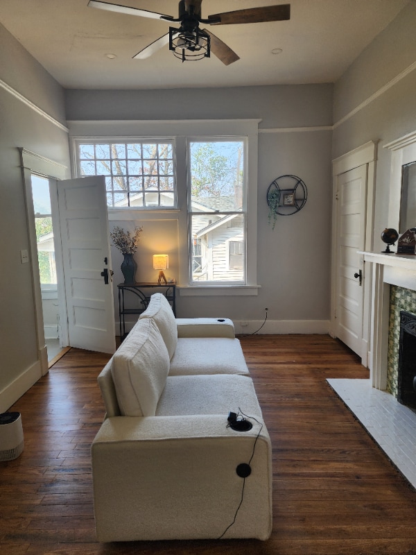 Building Photo - 343 Adelle St