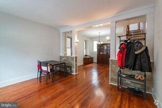 Building Photo - 295 Hermitage St