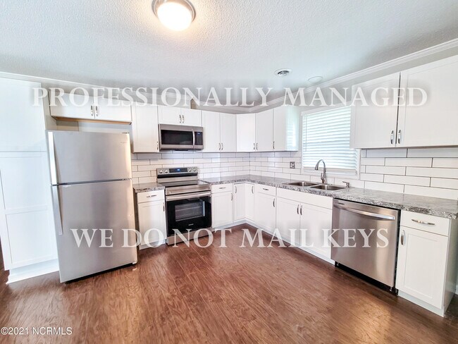 Building Photo - 219 Renfrow St