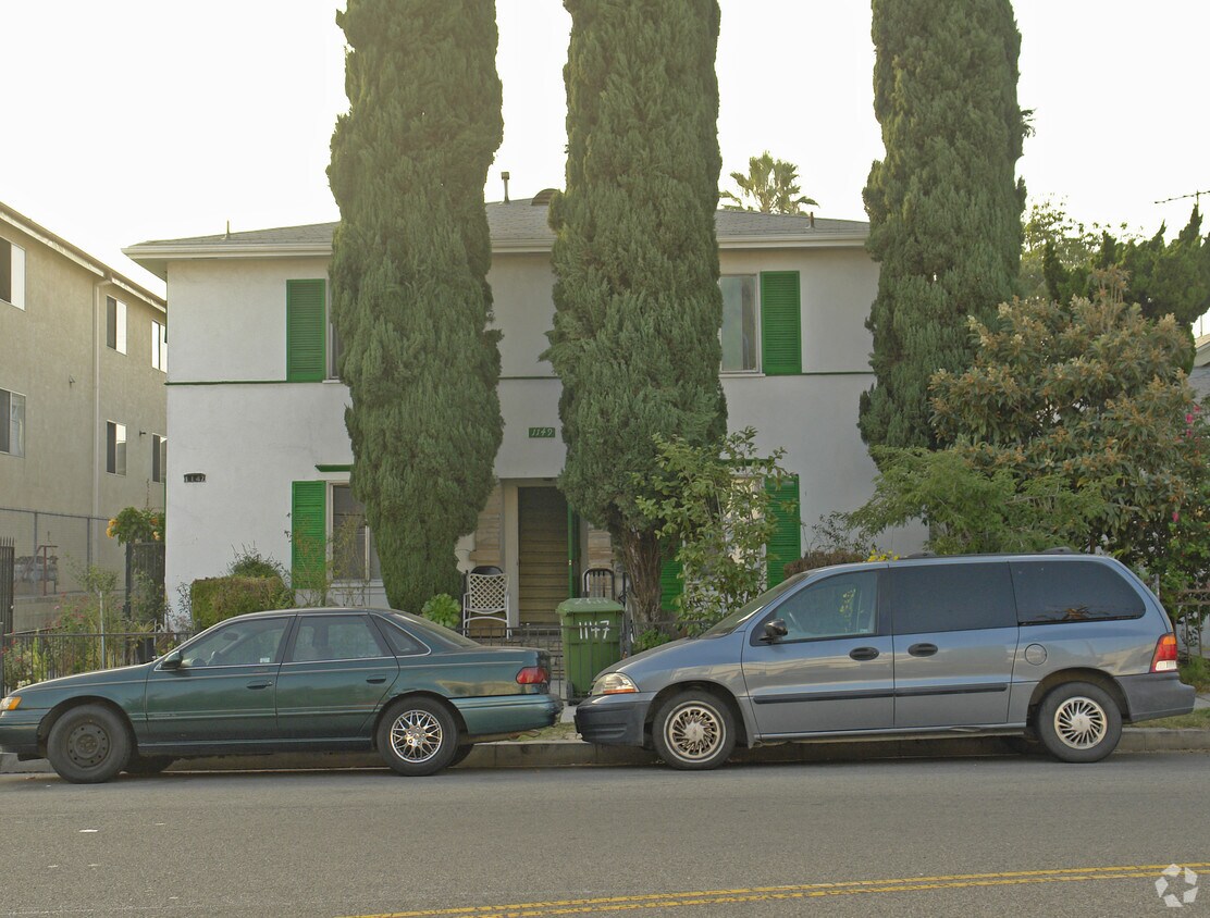 Foto del edificio - 1147 N Bronson Ave