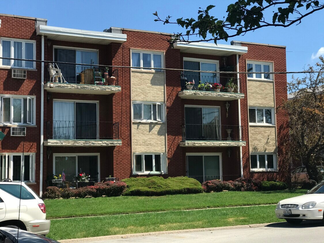 Foto del edificio - 4754 W 101st St