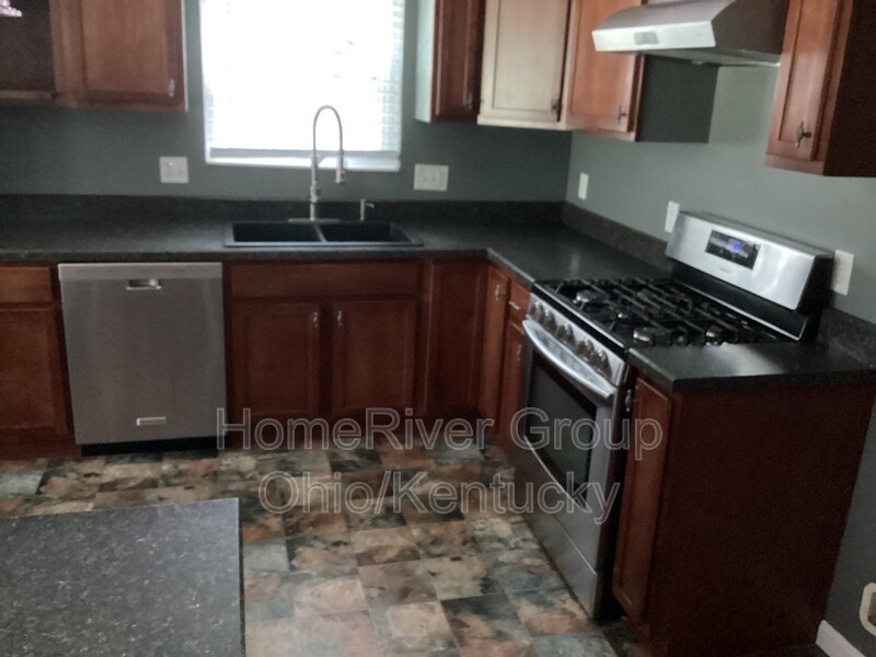 Foto del edificio - 6426 Hillside Ave