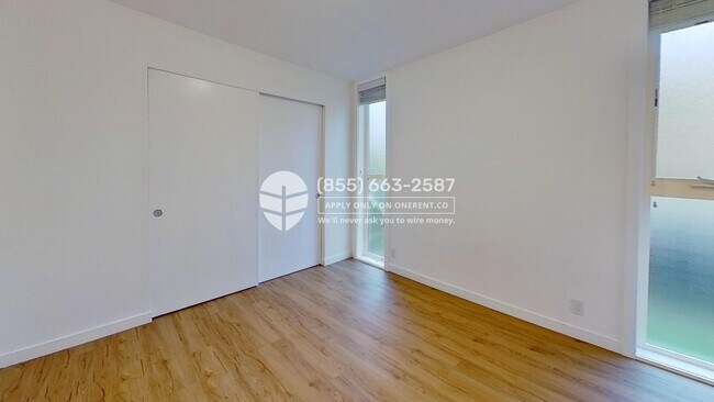 Building Photo - 3521 S Leschi Pl