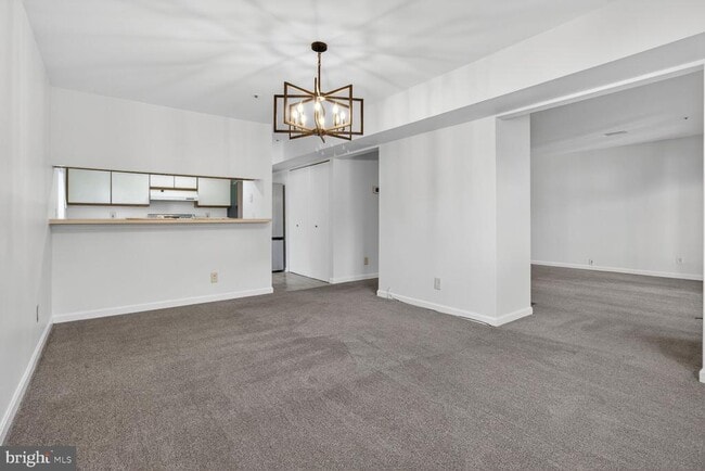 Foto del edificio - 4950 Columbia Rd