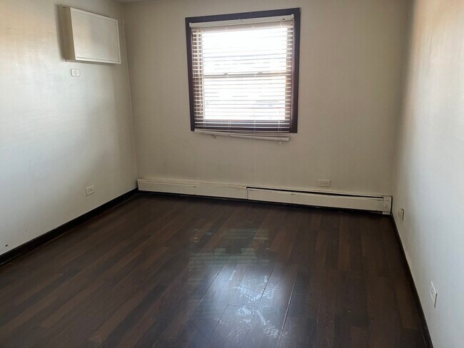 Foto del edificio - 14823 Kilpatrick Ave