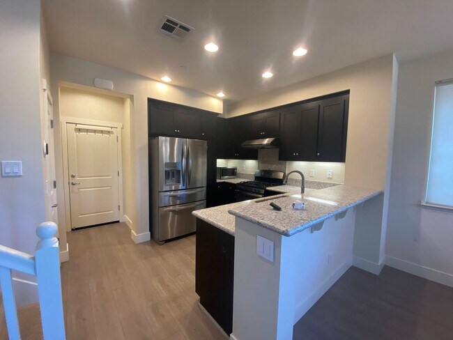 Foto del edificio - Available soon is the IDEAL TOWNHOUSE for ...