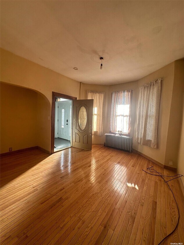 Primary Photo - 88-01 104th St