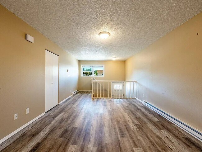 Foto del edificio - 4 bedroom rental in great neighborhood