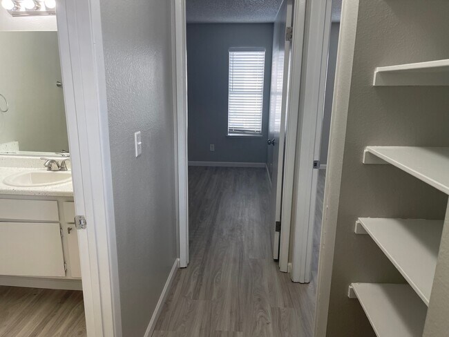 Foto del edificio - 817 Tracey St