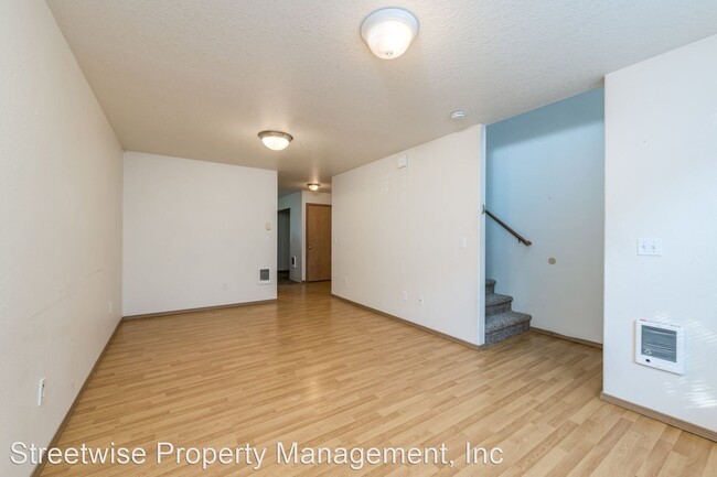 Building Photo - 2 br, 1.5 bath House - 5921 SE 86th Ct