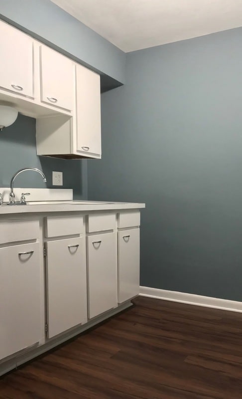 Foto del edificio - 300 Forest Park Dr