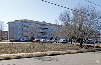 Building Photo - Argyle Avenue Apartments