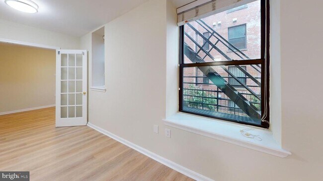 Foto del edificio - 1438 Meridian Pl NW