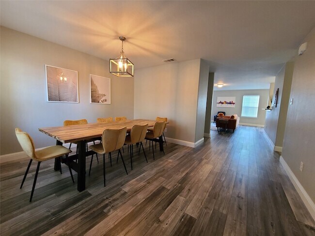 Building Photo - 4509 Willow Rock Ln
