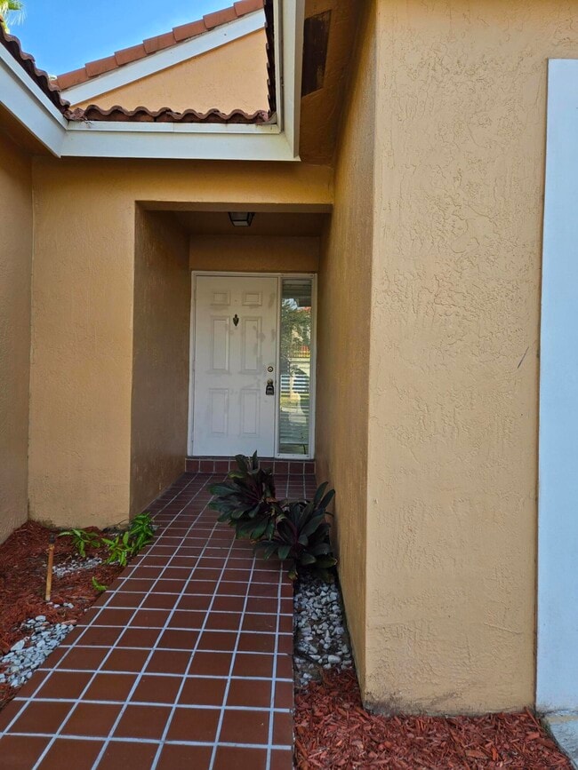 Foto del edificio - 16514 NW 3 St