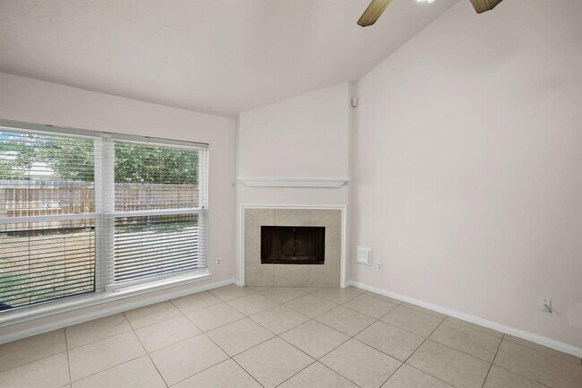 Foto del edificio - 3314 Foursome Ln