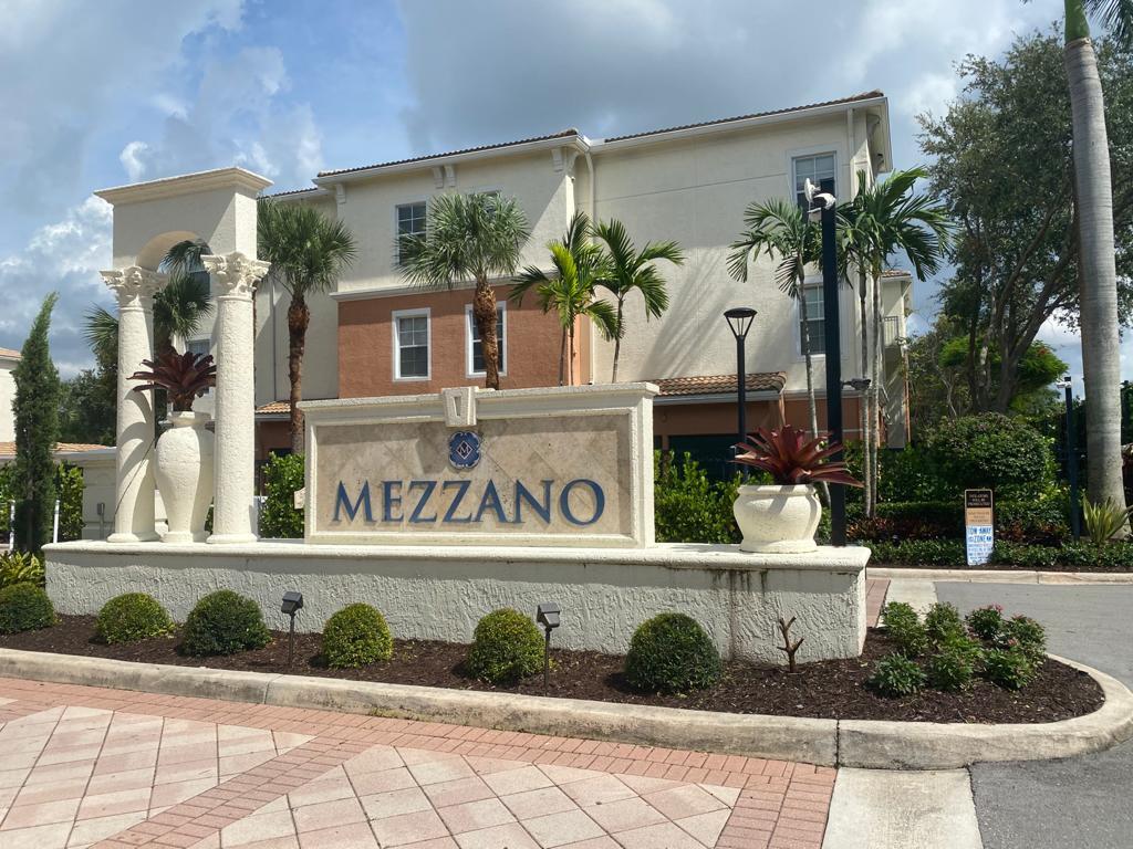 9901 Baywinds Blvd, Royal Palm Beach, FL 33411 Condo for Rent in