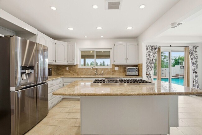 Foto del edificio - FALL IN LOVE with a Woodland Hills View