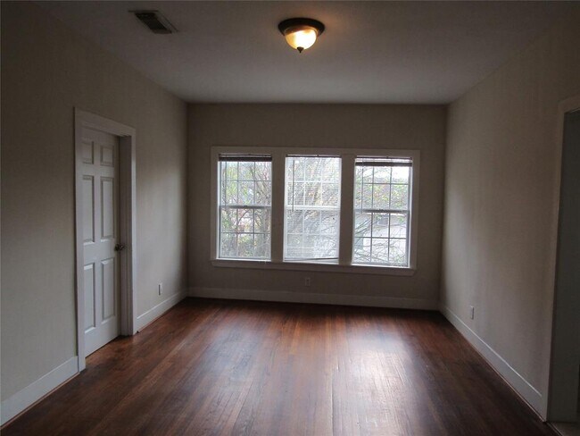 Foto del edificio - 2218 Arbor St