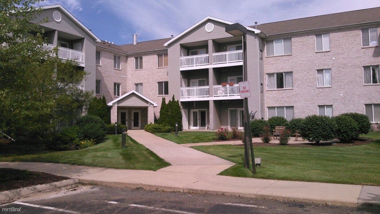 338 W Saginaw St, East Lansing, MI 48823 Condo for Rent in East Lansing, MI