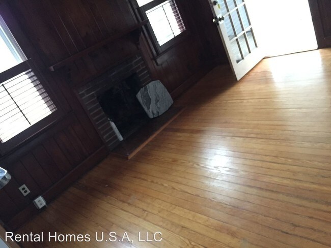 Building Photo - 208 66th St