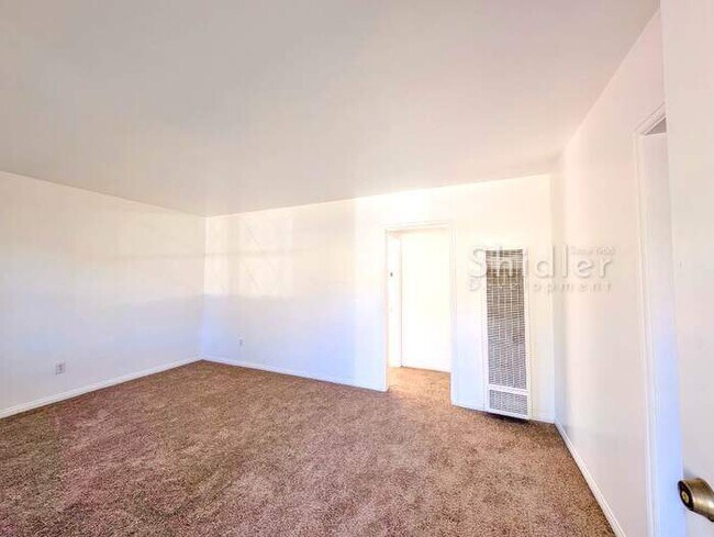 Foto del edificio - 3 Bedrooms, Big Back Yard, and Right Across from an Elementary School in North San Bernardino