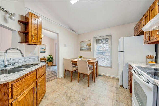 Foto del edificio - 2823 Lansing Dr SW