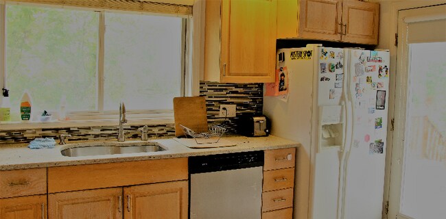 Foto del edificio - 251 Captain Eames Cir