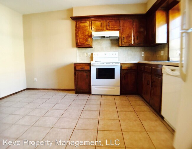 Building Photo - 2 br, 1 bath House - 501 S. Greengate Dr.