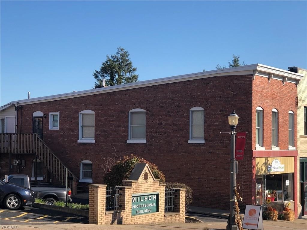 Primary Photo - 117 E Main St