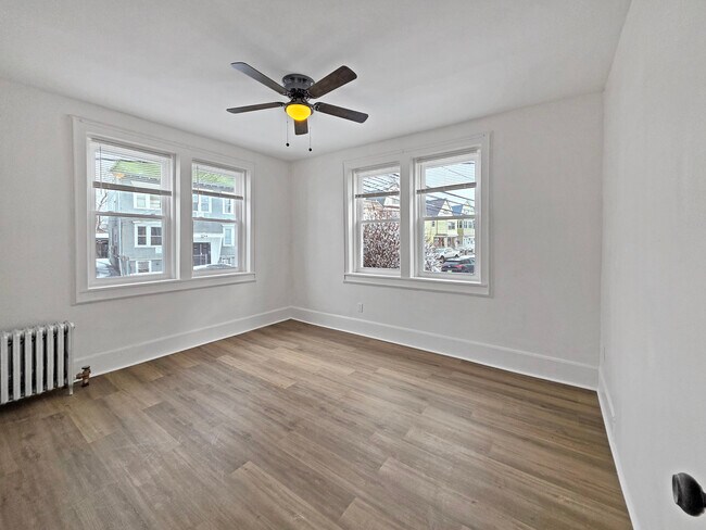 Foto del edificio - 5 Kenmore Ave