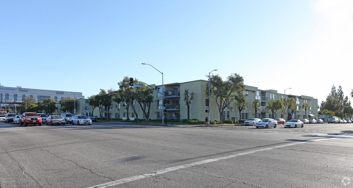 Primary Photo - Park Place Apartments