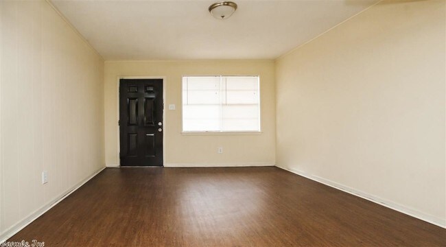 Foto del edificio - 3017 Parkway Dr