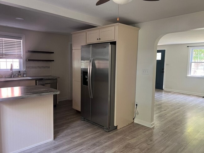 Building Photo - Coming Soon! Beautiful 3bd 1ba Lancaster semi-detached Home