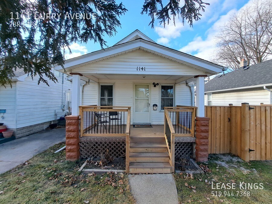 Primary Photo - 2 Bed 1 Bath Single Family Home w Off Stre...
