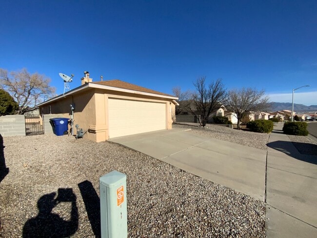 Building Photo - 3 Bedroom Single Story Home Available Near Irving Blvd NW & Eagle Ranch Rd!