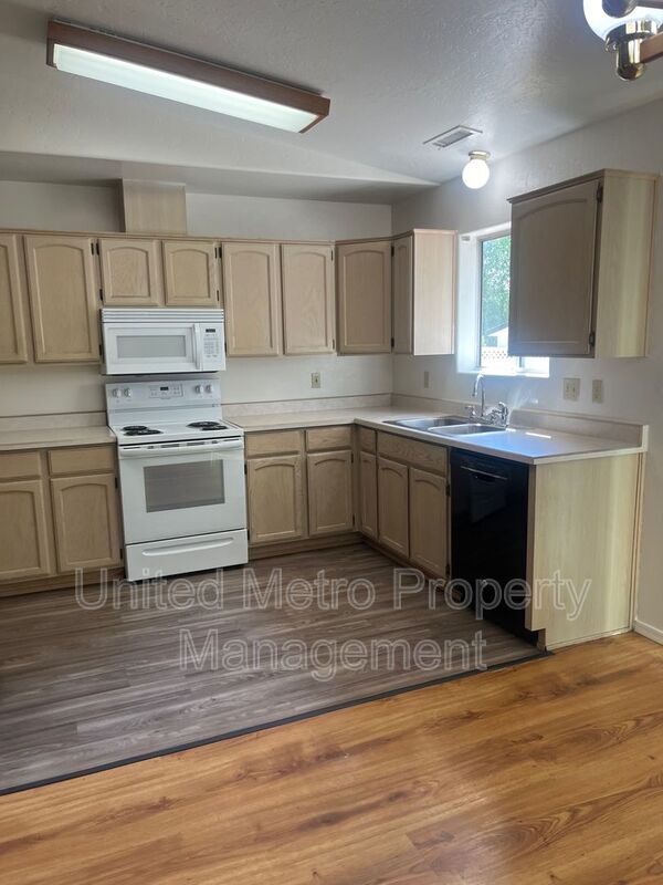 Foto del edificio - 5424 N. Western Blvd