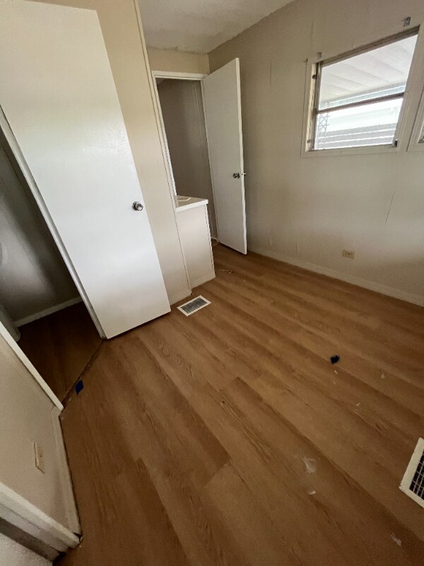 Foto del edificio - 4538 Charter St