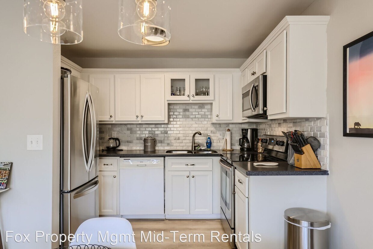 Foto principal - 2 br, 1 bath House - 3050 Corona Trail M207