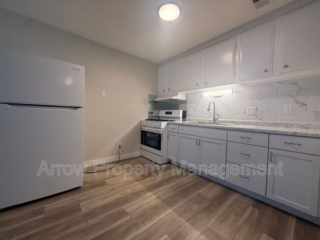 Building Photo - 2206 K St