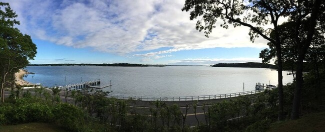 Foto del edificio - 91 Shore Rd