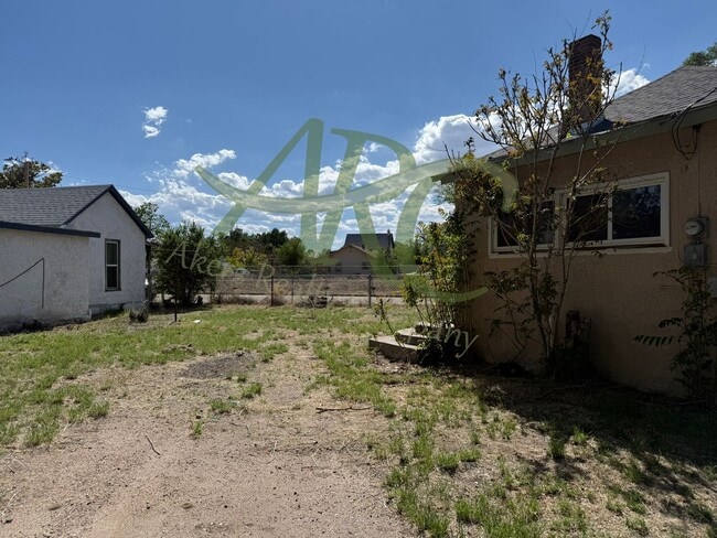 Foto del edificio - 523 E Adams Ave