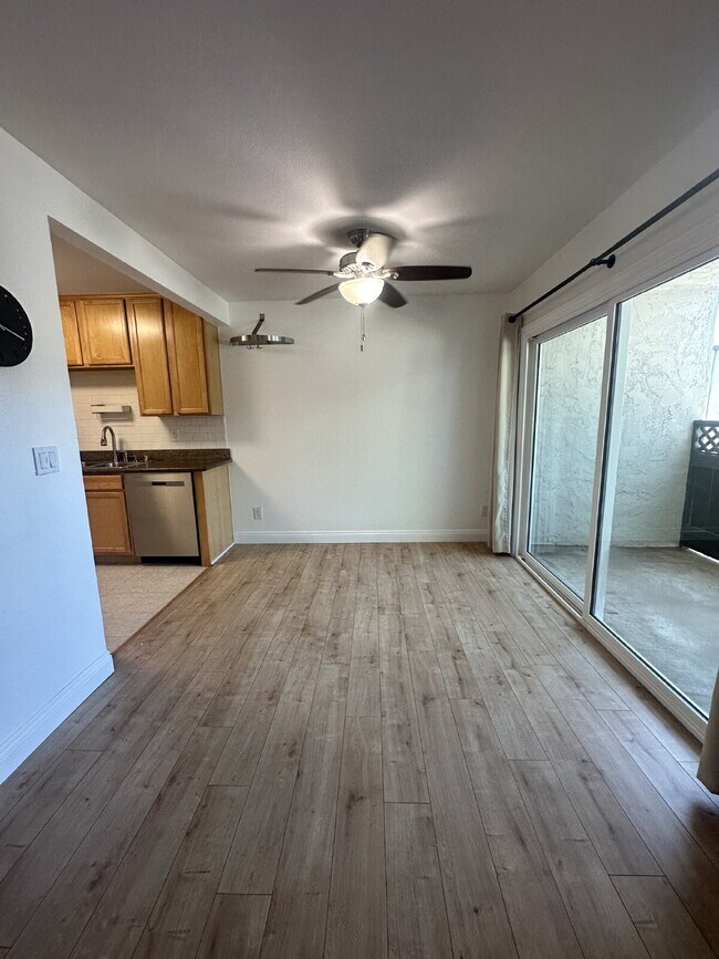Foto del edificio - $3,095 - Bright 2BD/2BA Condo in the Heart of Normal Heights
