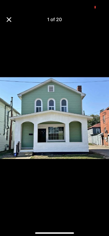 Building Photo - 822 9th St W